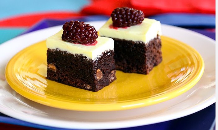 Namelaka Limonencreme Mit Kandierten Himbeeren und Lipem-Schokolade ...